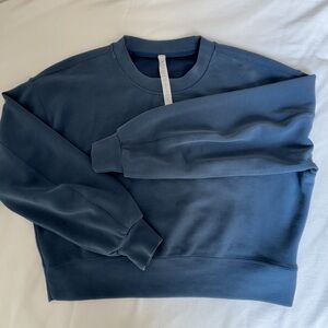Cropped crewneck